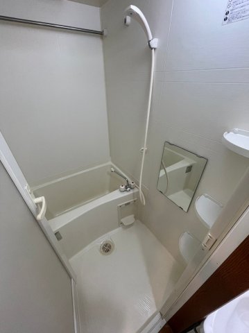 バス・シャワールーム　別号室の写真です。ご参考までに