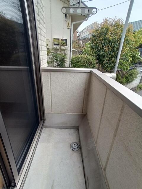 バルコニー　※１階のテラス（庭）になります※別間取り参考写真です※