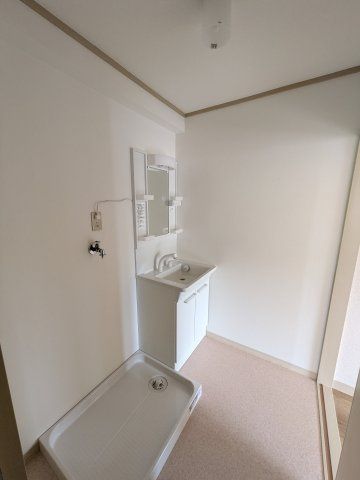 洗面設備　※別号室の写真です。現況優先となります。