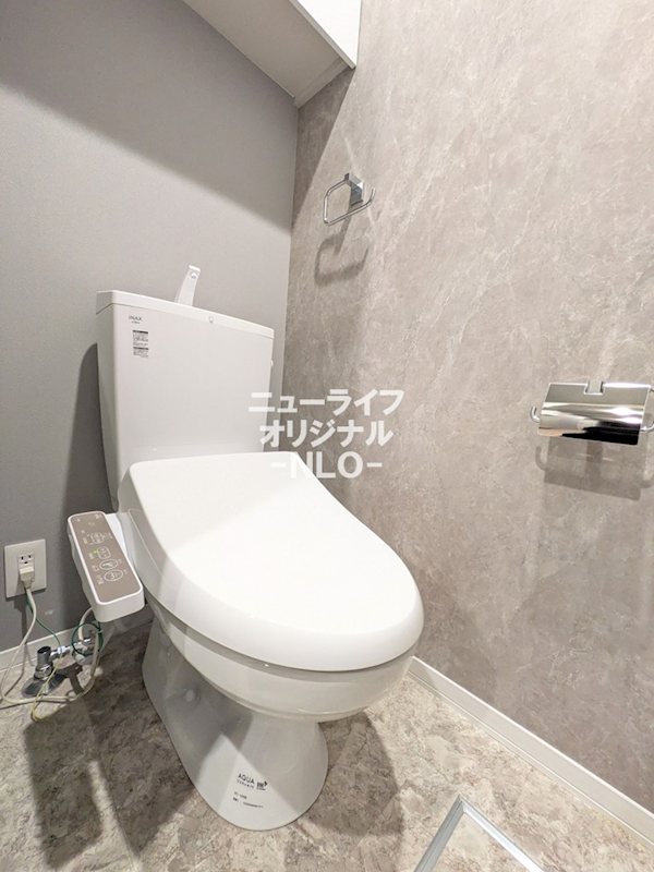 トイレ　あると嬉しい温水洗浄便座付き♪