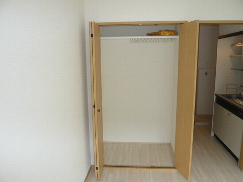 収納　居室にあるクローゼットになります。