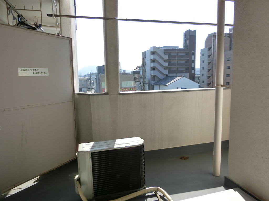 バルコニー　※別のお部屋の写真の為、現況を優先とさせて頂きます。