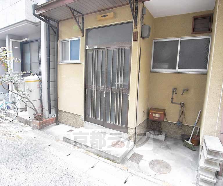 その他共有部分　建物入り口です。