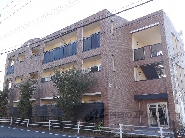 桜井市大字上之宮のマンションの建物外観