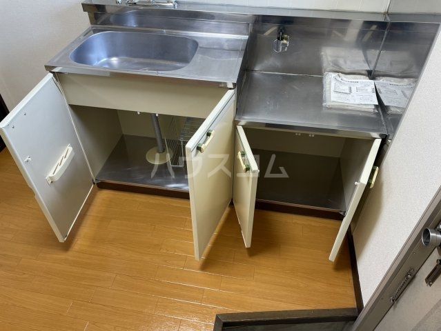 【名古屋市緑区鳴海町のアパートのキッチン】