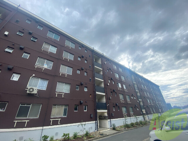 【神戸市西区玉津町高津橋のマンションの建物外観】