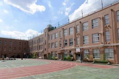 【新宿区原町のマンションの小学校】