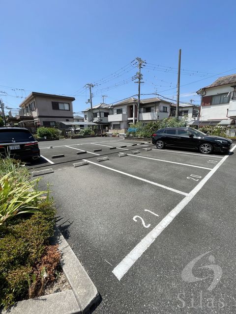 【アンプルール光明池の駐車場】