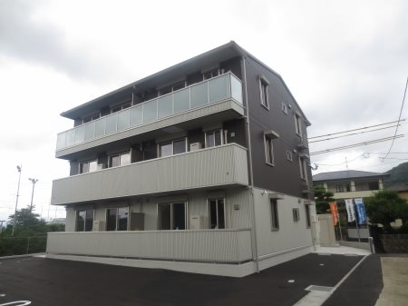 【カーサヒルズの建物外観】