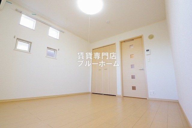 居室・リビング　7.1帖の明るい洋室！