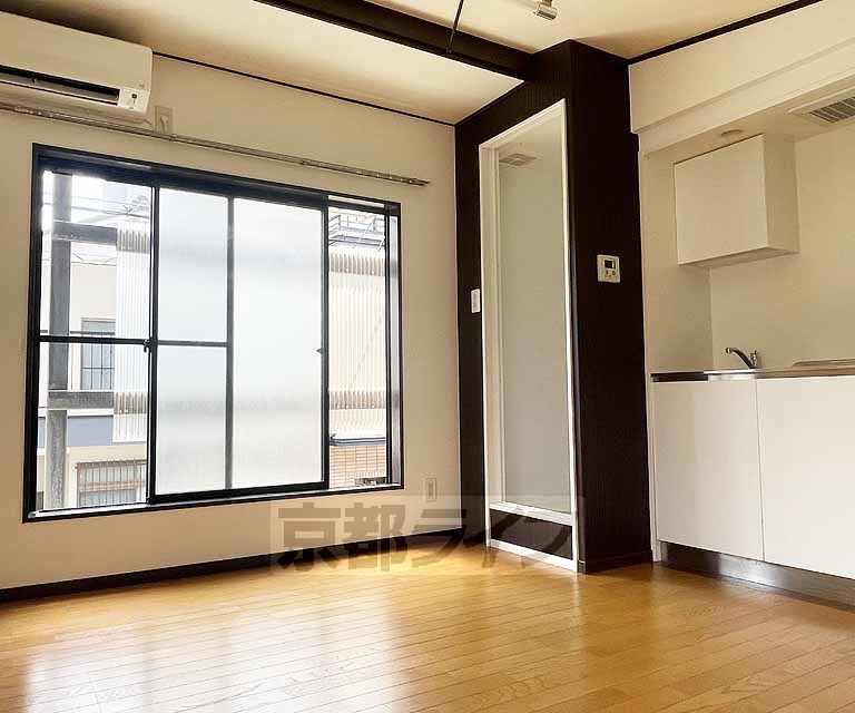 居室・リビング　地下鉄太秦天神川駅徒歩３分！