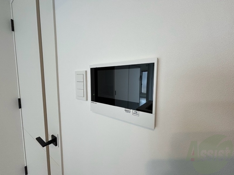 セキュリティ　モニタ付インターホンです。セキュリティ面も安心ですね！