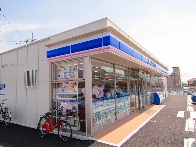 【桐生市広沢町のアパートのコンビニ】