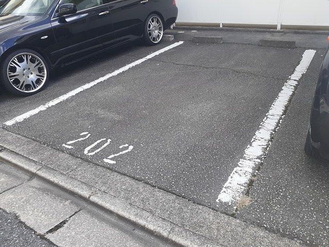 【高砂市阿弥陀町阿弥陀のアパートの駐車場】