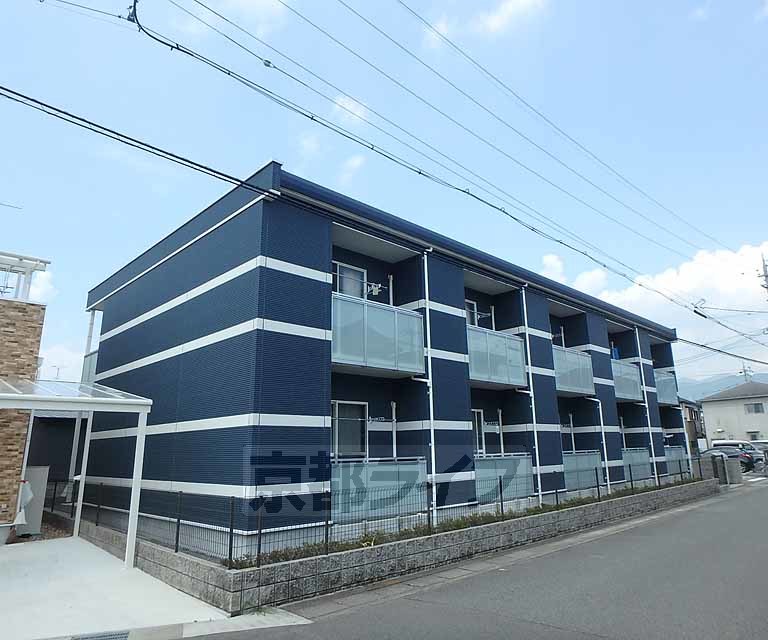 亀岡市千代川町小川のアパートの建物外観