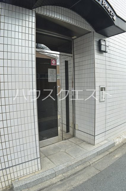 【京都市右京区西院安塚町のマンションのエントランス】