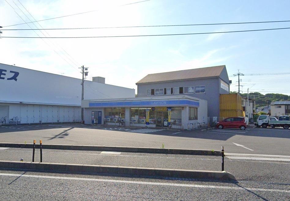 コンビニ　ローソン萩椿東新川店（コンビニ）まで666m