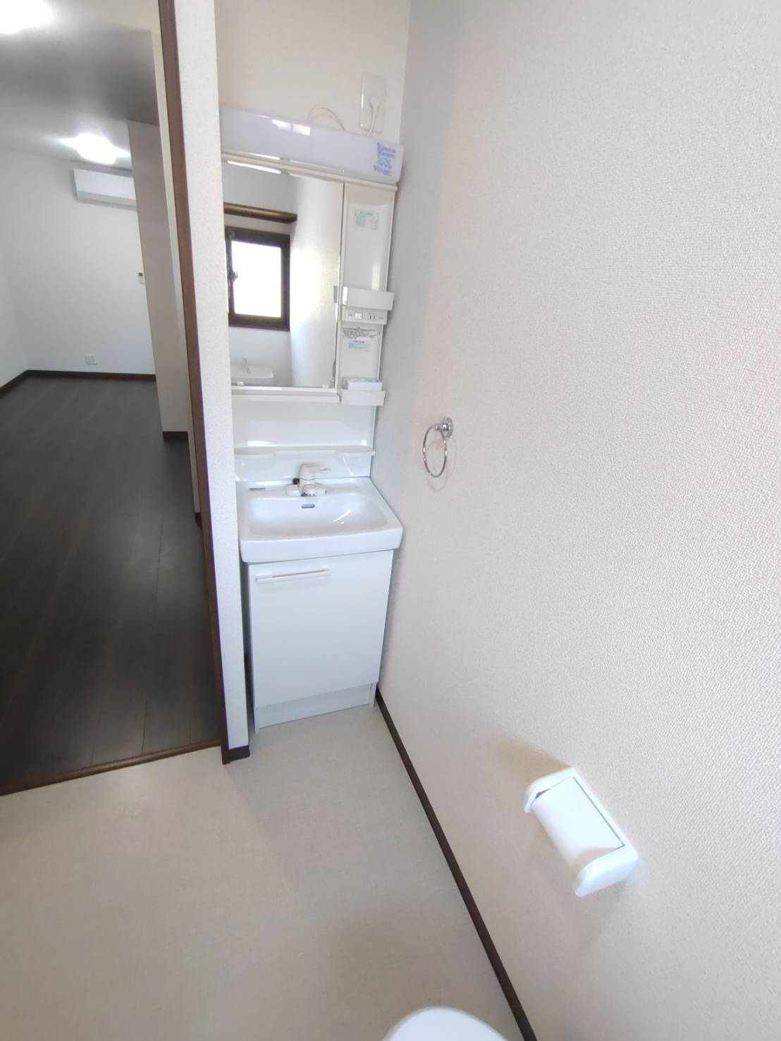 洗面設備　トイレに手洗いがあるので便利です