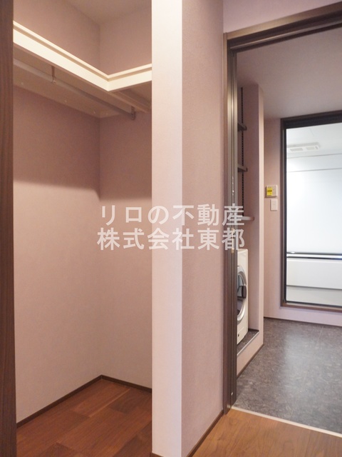 収納　奥行のあるウォークインクローゼットならお荷物多い方でも安心☆