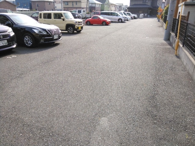 駐車場　駐車場