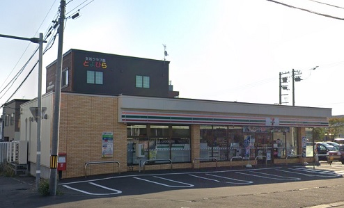 コンビニ　セブンイレブン札幌月寒東3条店（コンビニ）まで305m
