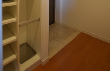 玄関　※別部屋の参考写真です。