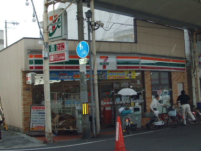 コンビニ　セブンイレブン 岸里玉出駅前店（コンビニ）まで199m