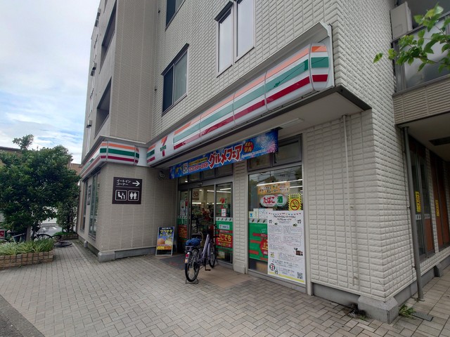 コンビニ　セブンイレブン世田谷大蔵1丁目店（コンビニ）まで351m