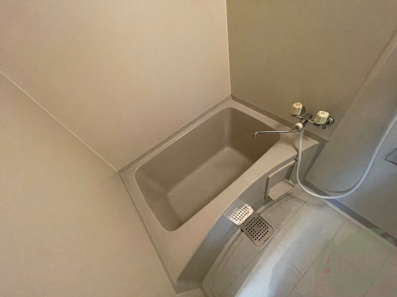 バス・シャワールーム　お風呂になります。一日の疲れを癒してくださいね。