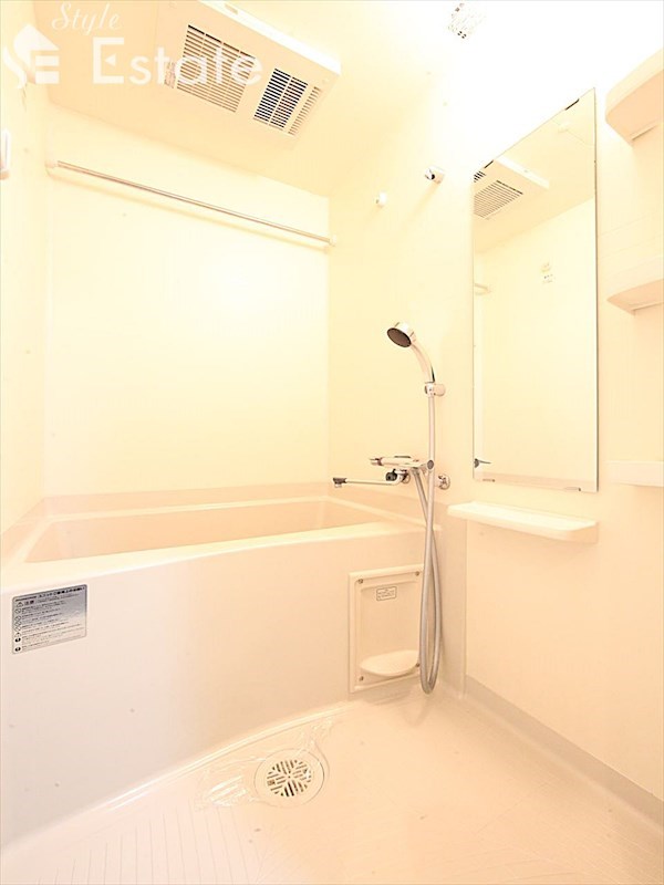 バス・シャワールーム　バスルーム