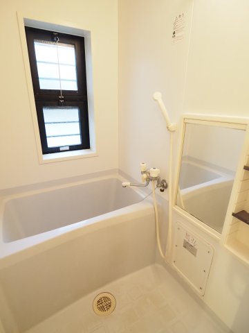 バス・シャワールーム　同物件別部屋参考写真