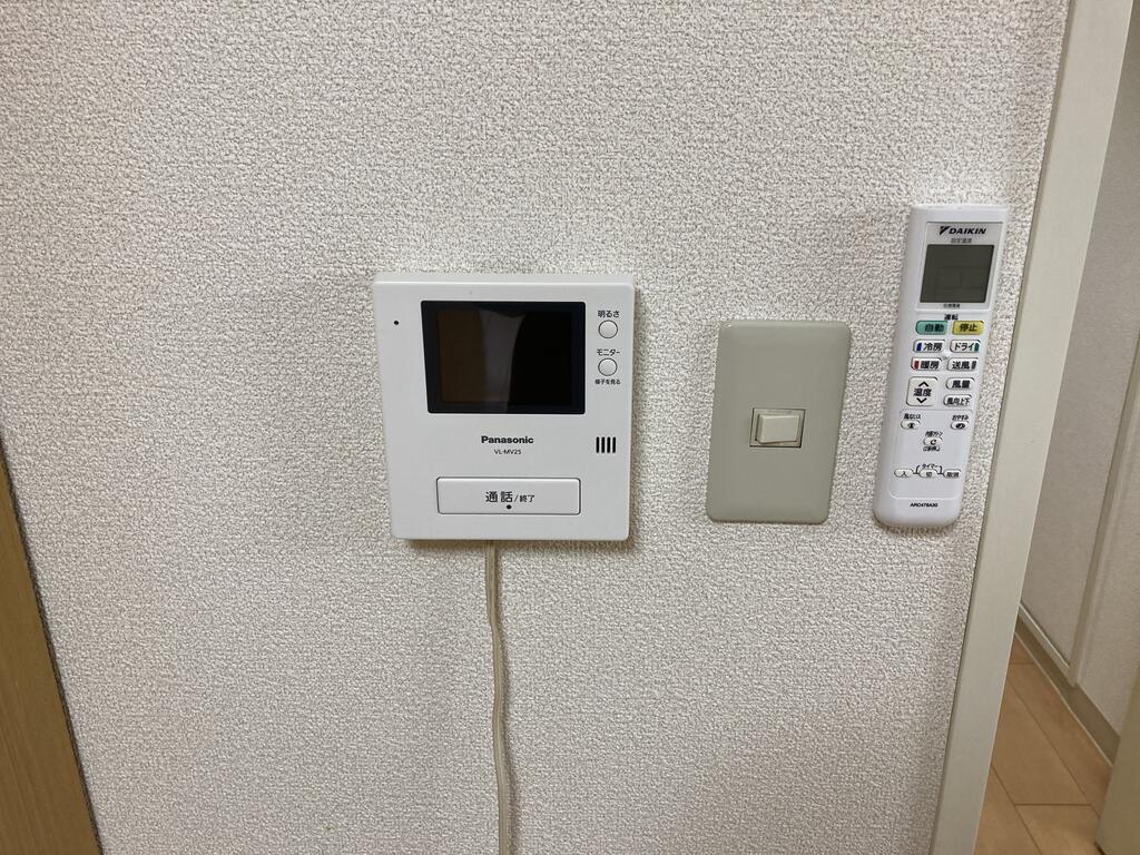 セキュリティ　モニター付きインターホン