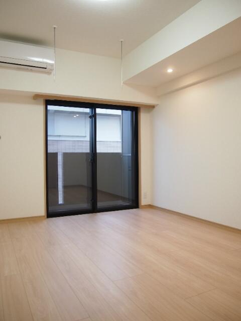 居室・リビング　反転タイプ