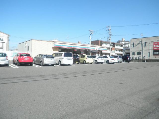 コンビニ　セブンイレブン（コンビニ）まで500m