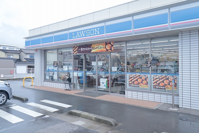 コンビニ　ローソン（コンビニ）まで460m