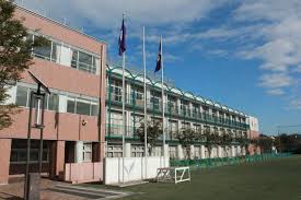 高校・高専　明治大学付属明治高校（高校・高専）まで1679m