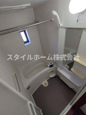 バス・シャワールーム　同建物内別部屋の写真です。