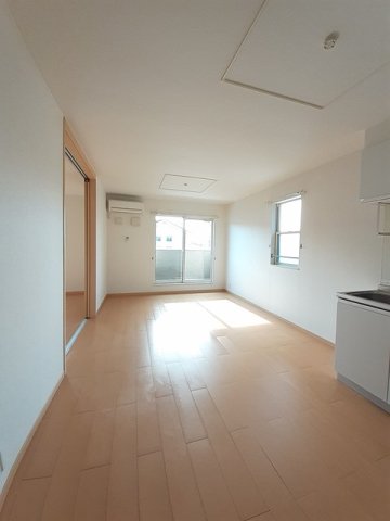 居室・リビング　こちらのリビングで趣味の時間をお楽しみください