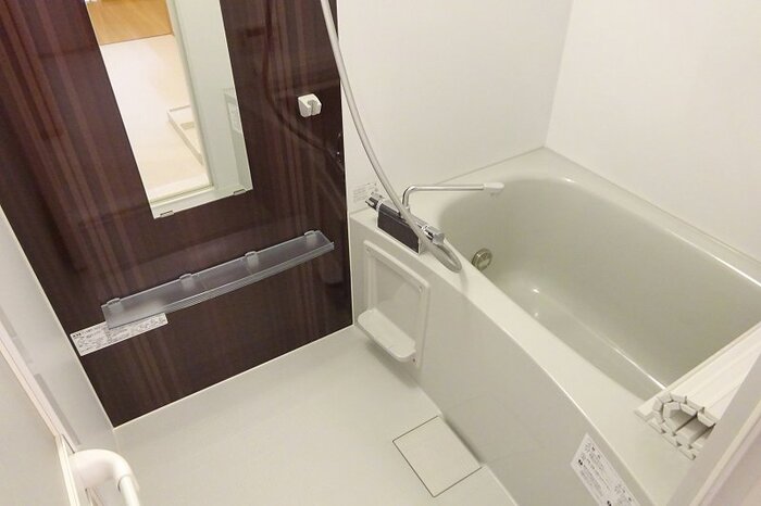 バス・シャワールーム　追い焚き給湯式浴室