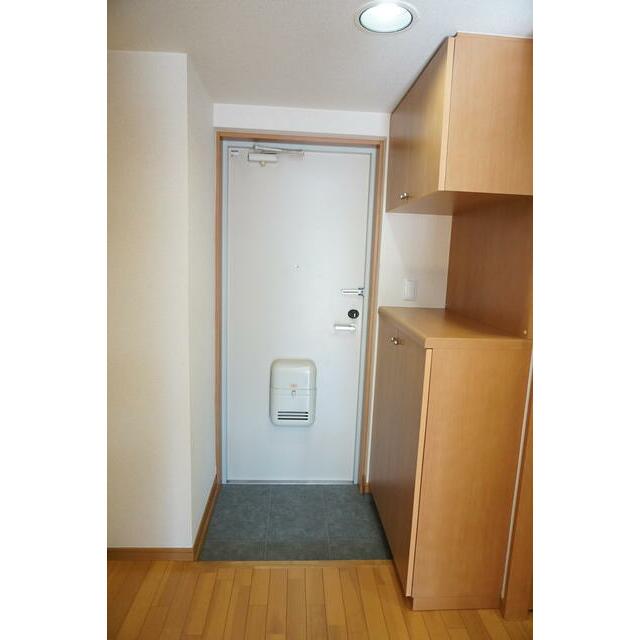 玄関　シューズＢＯＸあり　ゆとりのある玄関