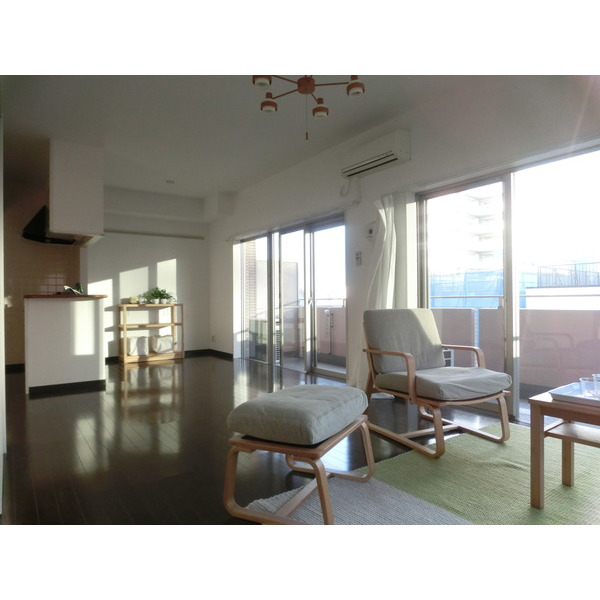 居室・リビング　家具備品は付きません