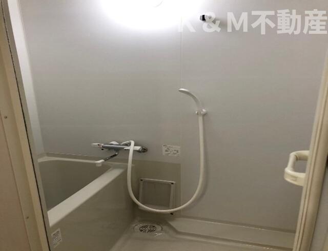 バス・シャワールーム　ゆったり過ごせるお風呂です