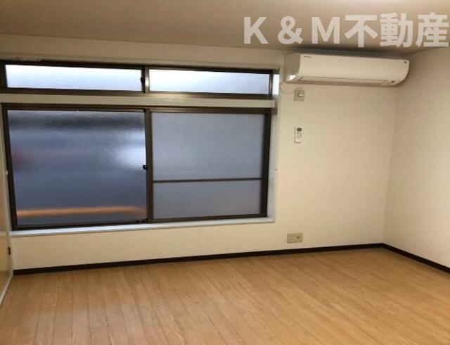 その他部屋・スペース　開放的な寝室です