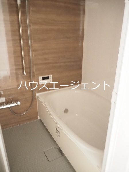 バス・シャワールーム　アクセントパネルがオシャレです※別号室参考画像