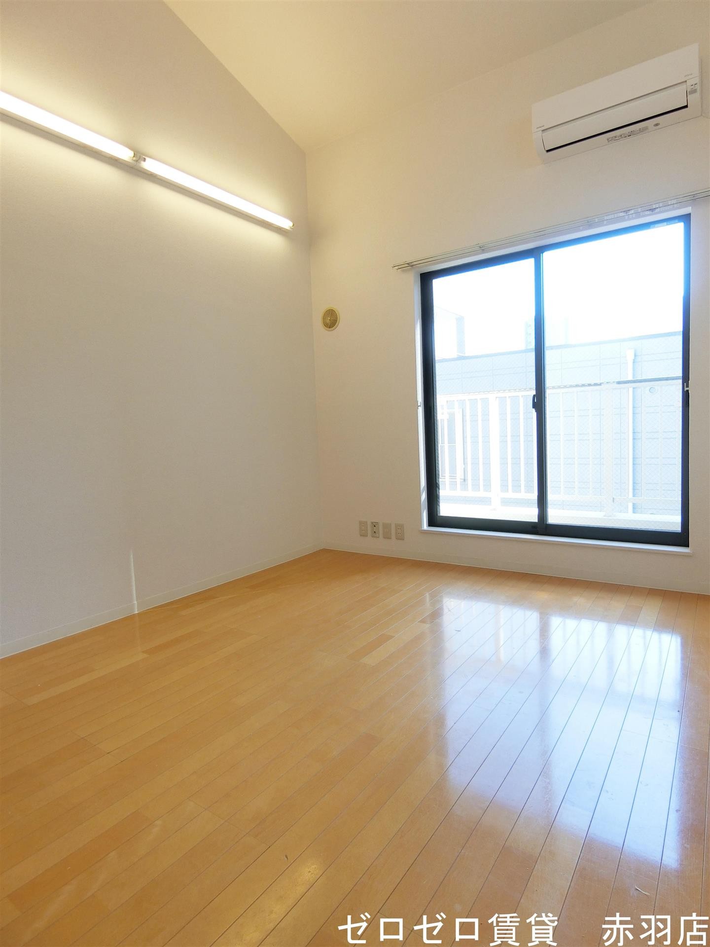 居室・リビング　※クリーニング前のお部屋です