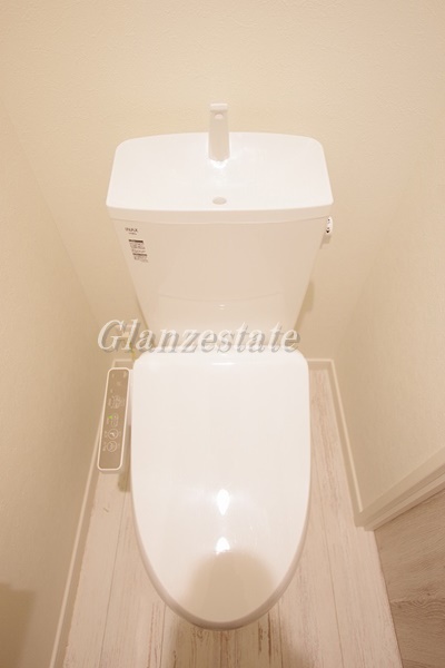 トイレ　☆温水洗浄便座完備のトイレ☆