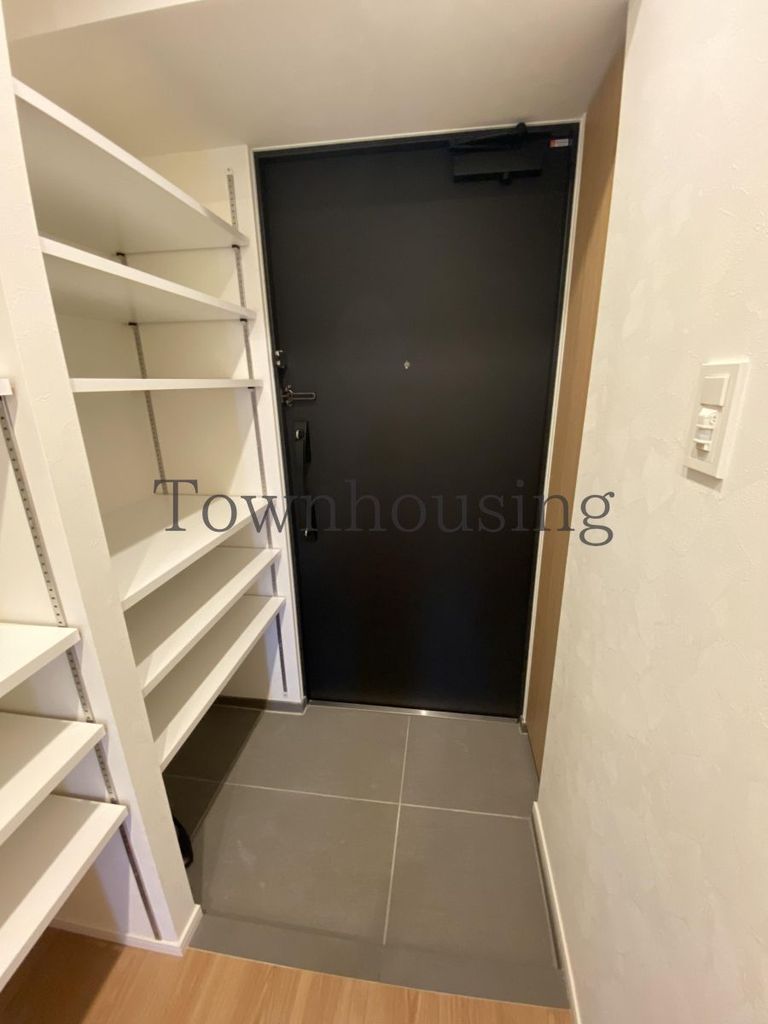 玄関　バルコニー