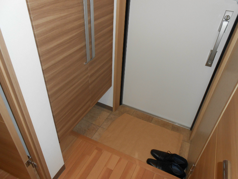 玄関　別号室→