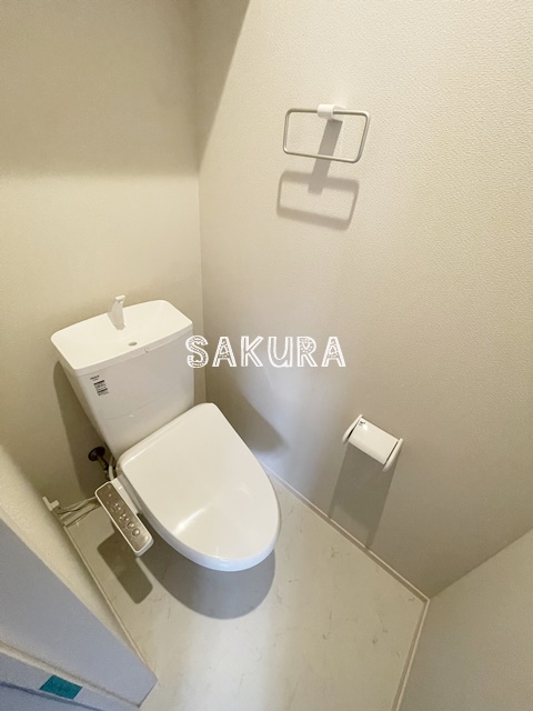 トイレ　落ち着いた色調のトイレです♪