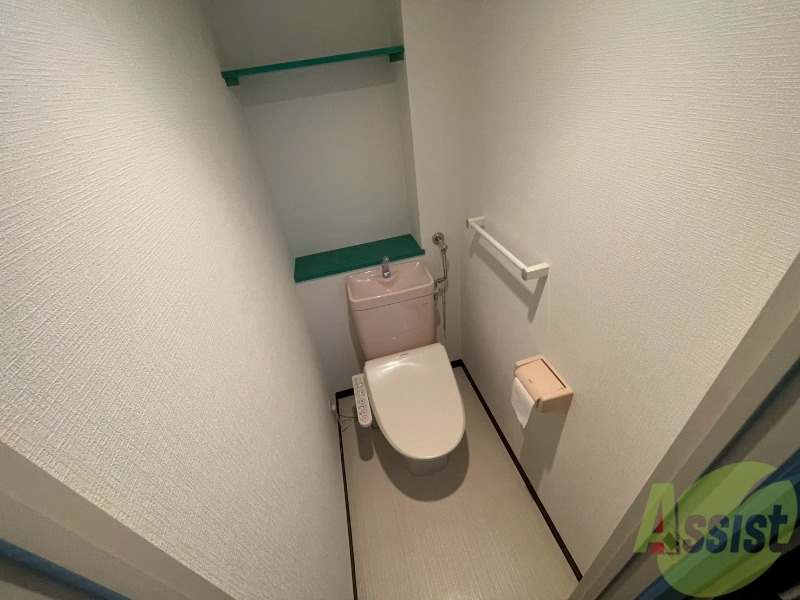 トイレ　トイレです。ウォシュレット付を探している方、おすすめです。